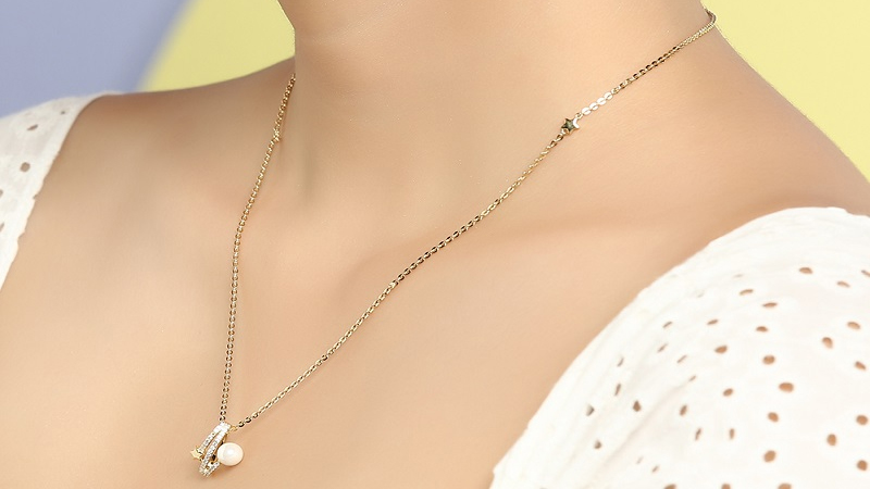 Mặt d&acirc;y chuyền tr&ograve;n tựa chiếc nhẫn